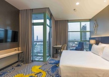 Люкс с 2 комнатами с видом на реку двуспальная кровать в Chatrium Hotel Riverside Bangkok