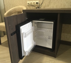Номер двухкомнатный с двумя кроватями и диваном в Коsмоs