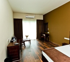 Двухместный номер Deluxe с балконом двуспальная кровать в Golden Star Beach Hotel