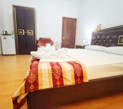 №4 2 односпальные кровати(сдвижные) с видом на внутренний дворик в Elit house
