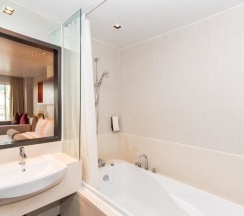 Двухместный номер Deluxe двуспальная кровать в ASHLEE Hub Hotel Patong