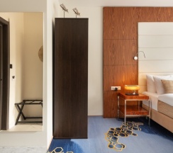 Deluxe с балконом и видом на город в V Hotel&Rooftop lounge