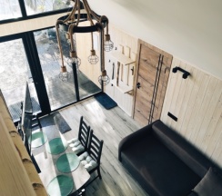 Коттедж с красивым видом из окна в Seven Lodge