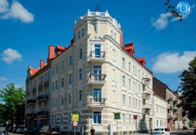Апартаменты Квартира в знаменитом доме с Атлантом в Черняховске