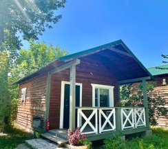 Шале c 1 комнатой с видом на парк (общая ванная комната) в Лукаморие