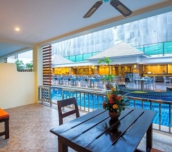 Трёхместный номер Standard с видом на бассейн в Woovo Phuket Kata