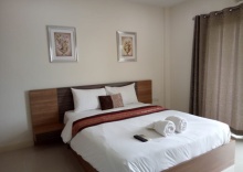 Номер Deluxe с балконом в Privacy Residence Lopburi