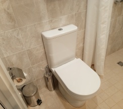 УЛУЧШЕННЫЙ ДВУХМЕСТНЫЙ НОМЕР С 1 КРОВАТЬЮ KING-SIZE ИЛИ С 2 ОТДЕЛЬНЫМИ КРОВАТЯМИ И ОДНОЙ ДОПОЛНИТЕЛЬНОЙ КРОВАТЬЮ в Петербург