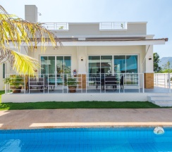 Вилла Deluxe с 2 комнатами с красивым видом из окна в Отель The Oriental Beach Pearl