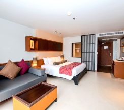 Двухместный номер Deluxe с балконом 2 отдельные кровати в ASHLEE Hub Hotel Patong