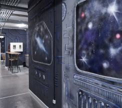 Кровать в общем номере (мужской номер) в Gagarin Capsule Hotel