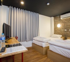 Двухместный номер Standard 2 отдельные кровати в Give Me 5 Hostel