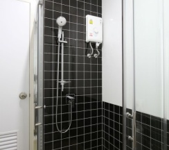 Двухместный номер Standard с балконом двуспальная кровать в Anna-Nava Pakkret Hotel