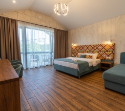 Двухместный номер Standard с балконом двуспальная кровать в Легенда