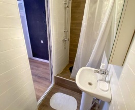 Трехместный номер на втором этаже 2 в Greenwall