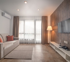 Улучшенные апартаменты с балконом в Co-Co Village