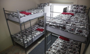 Кровать в 5-местном общем мужском номере в Hostel Inn