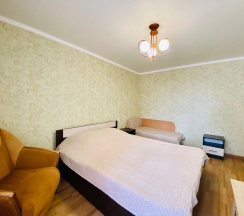 Апартаменты с балконом и с видом на город в Apartments on str. International, bld. 36