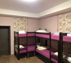 Место в десятиместном общем номере в Rest