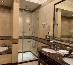 Улучшенный номер с видом на город в Taleon Imperial Hotel