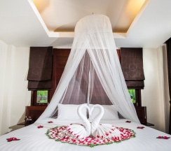 Вилла с балконом в Howard Johnson by Wyndham Phuket Naiyang