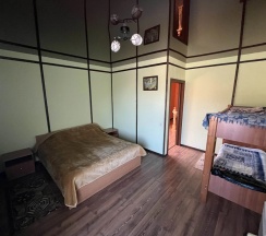 Коттедж с балконом в Китайская деревня