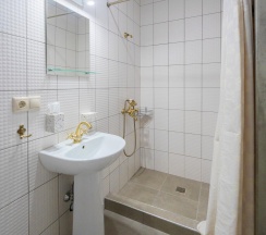 Номер стандарт с 1 двуспальной кроватью №2 в Даховская долина