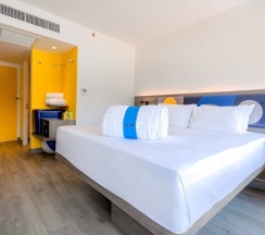 Двухместный номер Cosi двуспальная кровать в COSI Pattaya Wong Amat Beach
