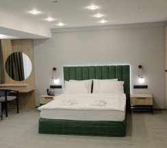 Номер люкс студио с террасой by city park в City park hotel Sochi