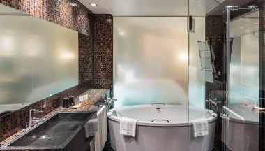 Двухместный номер Grand двуспальная кровать в Swissotel Таллин