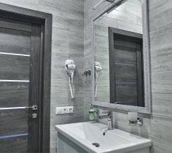 Двухместный стандарт с двуспальной кроватью (9) в July hotel