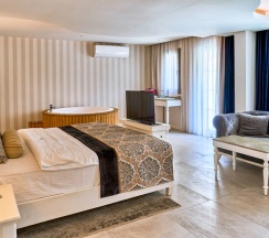 Двухместный люкс Deluxe двуспальная кровать в Salonika Suites