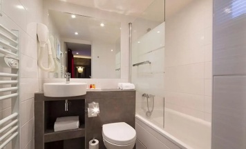 Двухместный номер Comfort 2 отдельные кровати в Hotel Mondial