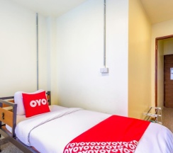 Двухместный номер Standard 2 отдельные кровати в OYO 928 Leaf Hostel
