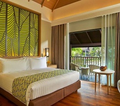 Двухместный номер Deluxe с видом на бассейн двуспальная кровать в Amari Koh Samui