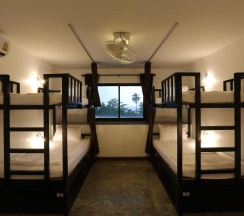 Кровать в общем номере (женский номер) в Balcony Party Hostel Beachfront - Adults Only