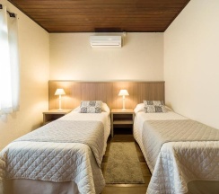 Апартаменты с красивым видом из окна в Vila Suzana Parque Hotel