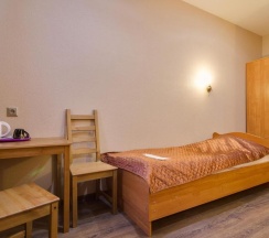 Двухместный номер с 2 двумя отдельными кроватями и собственной ванной комнатой в Аллан