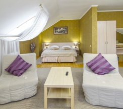 Люкс с видом на город в Ирис