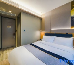 Двухместный номер Standard двуспальная кровать в Motel168 Shanghai Qi Bao Inn