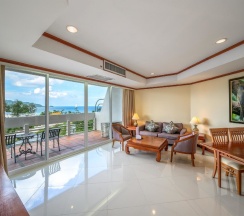 Люкс семейный с 2 комнатами в Andaman Beach Suites Hotel