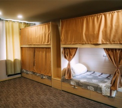 Место в мужском 10-местном номере в Good hostel