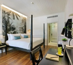 Семейный номер Superior с балконом и с видом на бассейн в Отель Outrigger Koh Samui Beach Resort