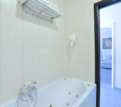 Номер люкс улучшенный в Мезонин