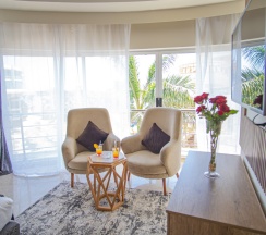 Люкс с балконом и с красивым видом из окна в Seagull Beach Resort Families & Couples Only - All Inclusive