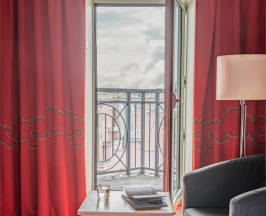 Улучшенный с балконом и видом на город в Cosmos St. Petersburg Nevsky Hotel