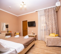 Стандарт 3-местный с двуспальной кроватью и балконом в Джульетта