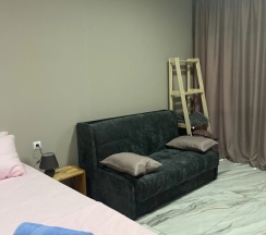 Четырёхместный номер Comfort с балконом в Regan