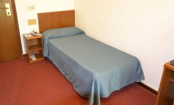 Одноместный номер Standard с балконом и с видом на море в Hotel Caravelle & Minicaravelle