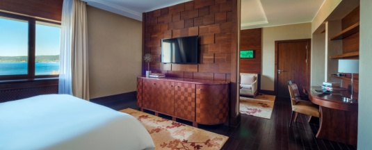 Полулюкс с видом на озеро в Rixos Borovoe